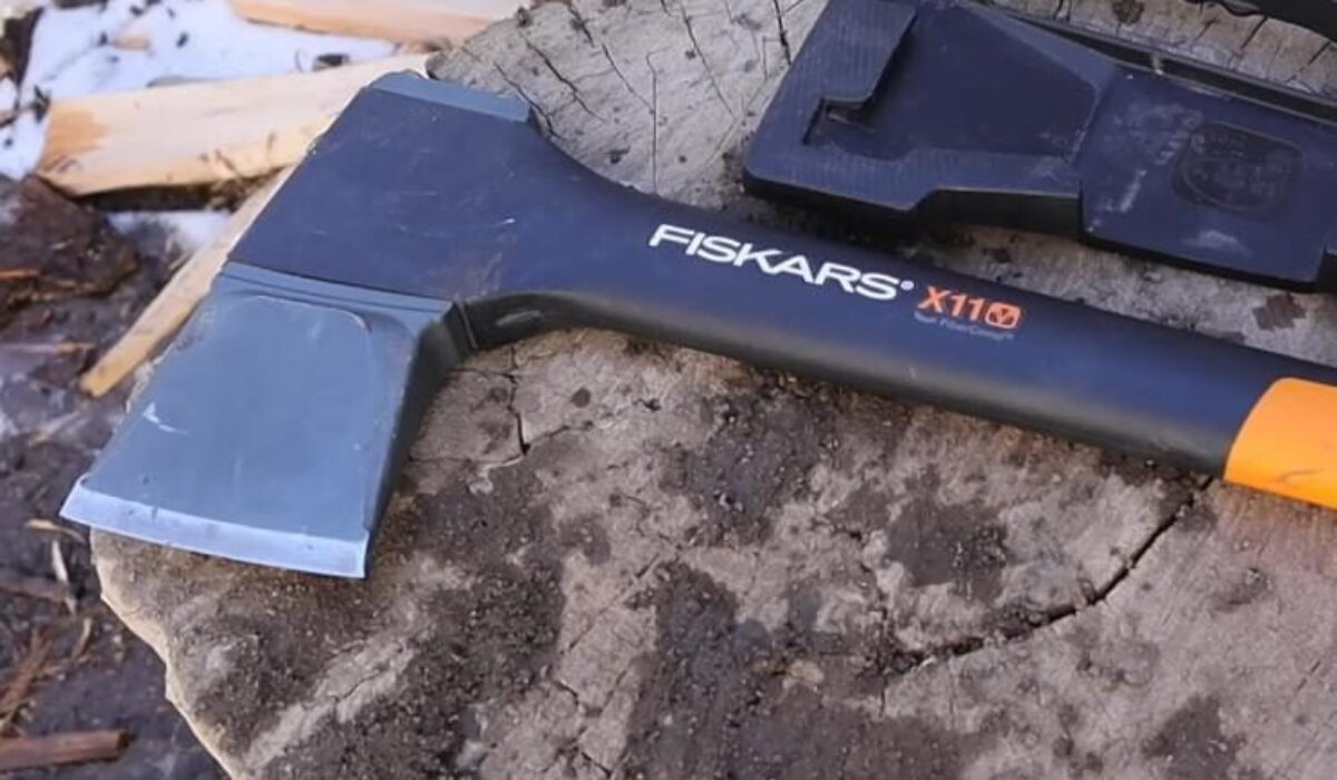 Best Axes for Camping: Chop to the Top