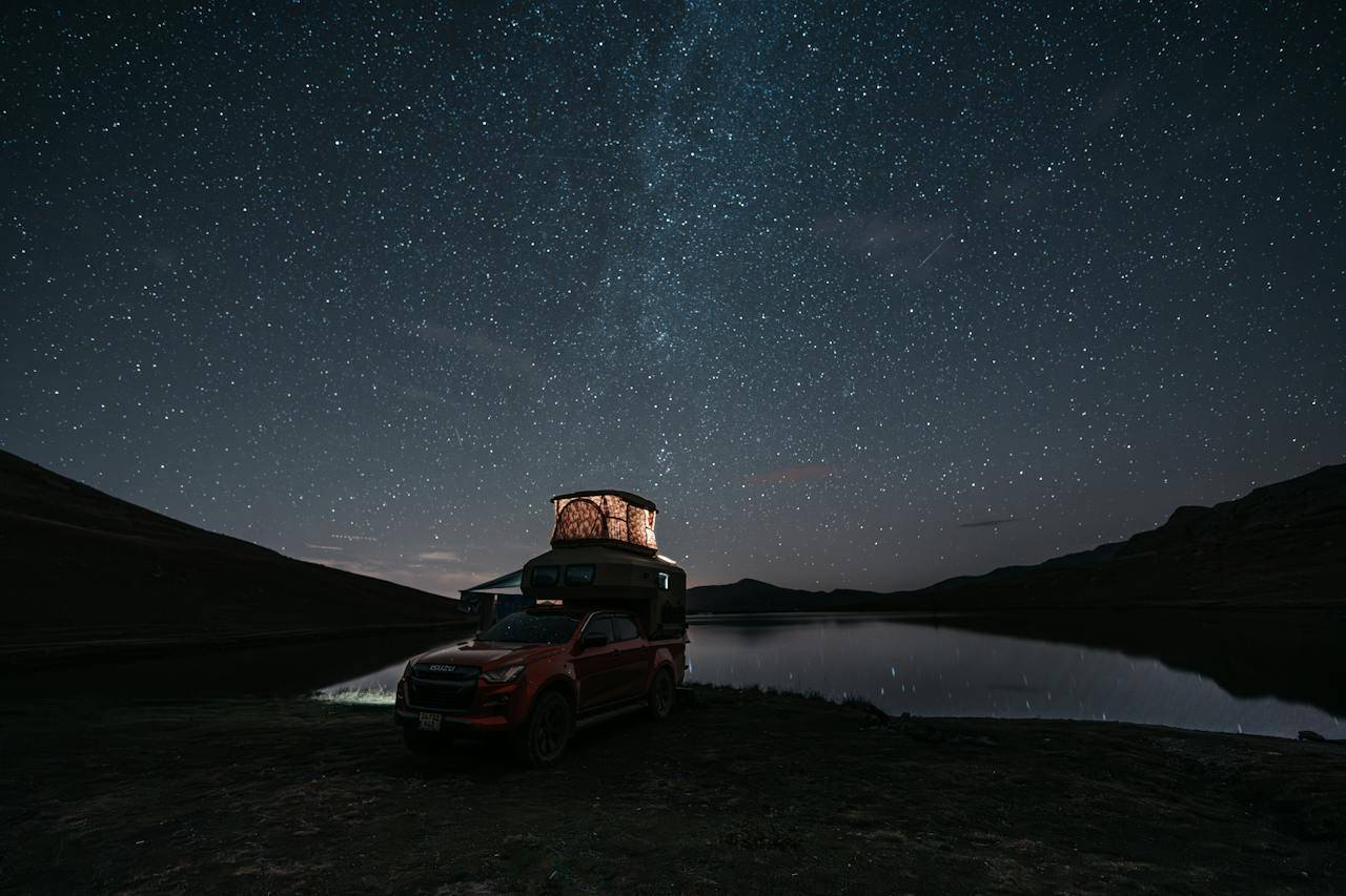 You are currently viewing What to Bring Camping in a Cabin: Essential and Luxury Items