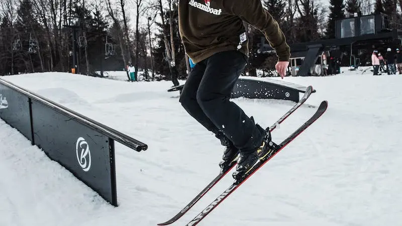 Beginner vs Intermediate Skis-