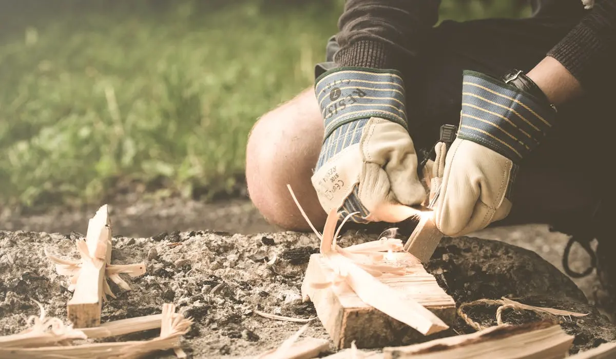 fire starter kindling tinder vs kindling