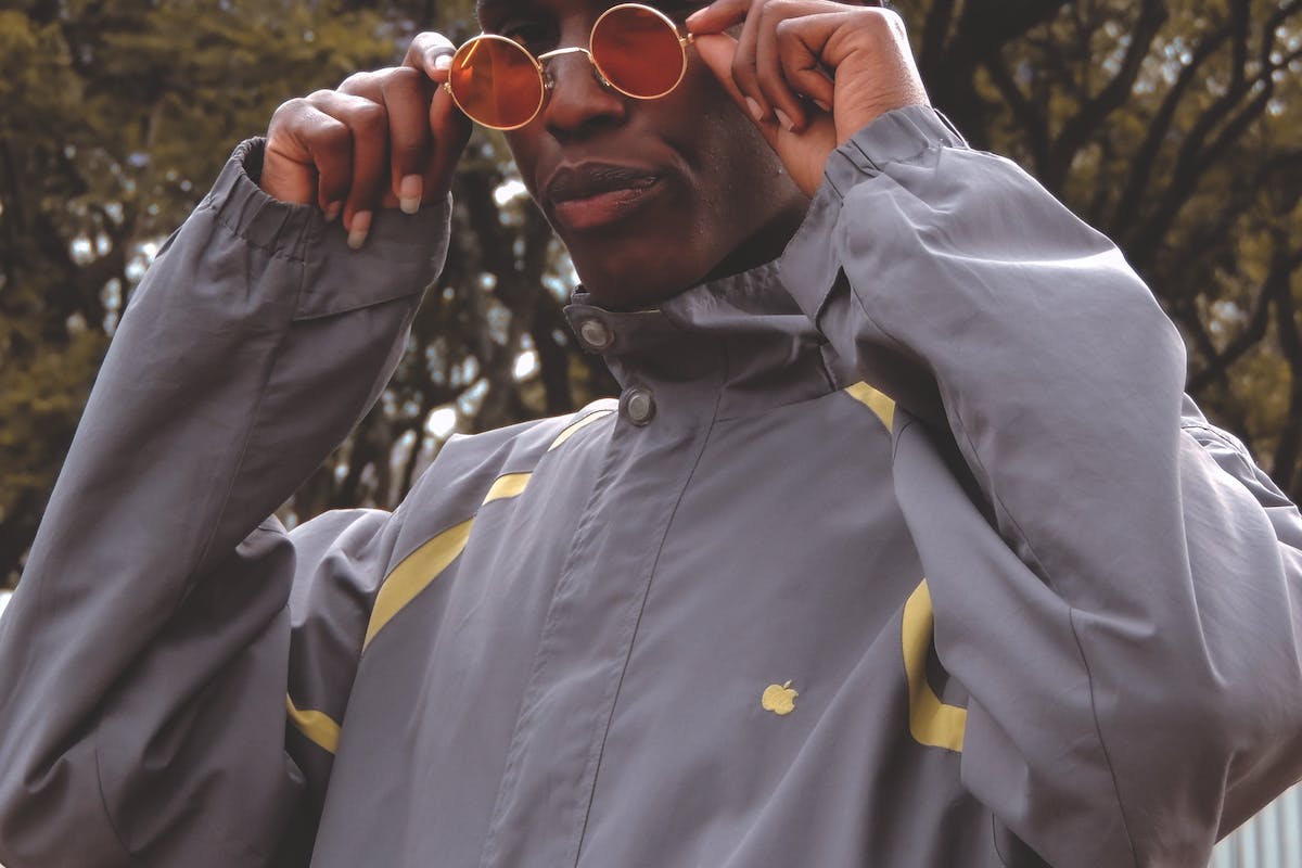 You are currently viewing Windbreaker vs Rain Jacket: Choosing the Right Outerwear for Your Needs