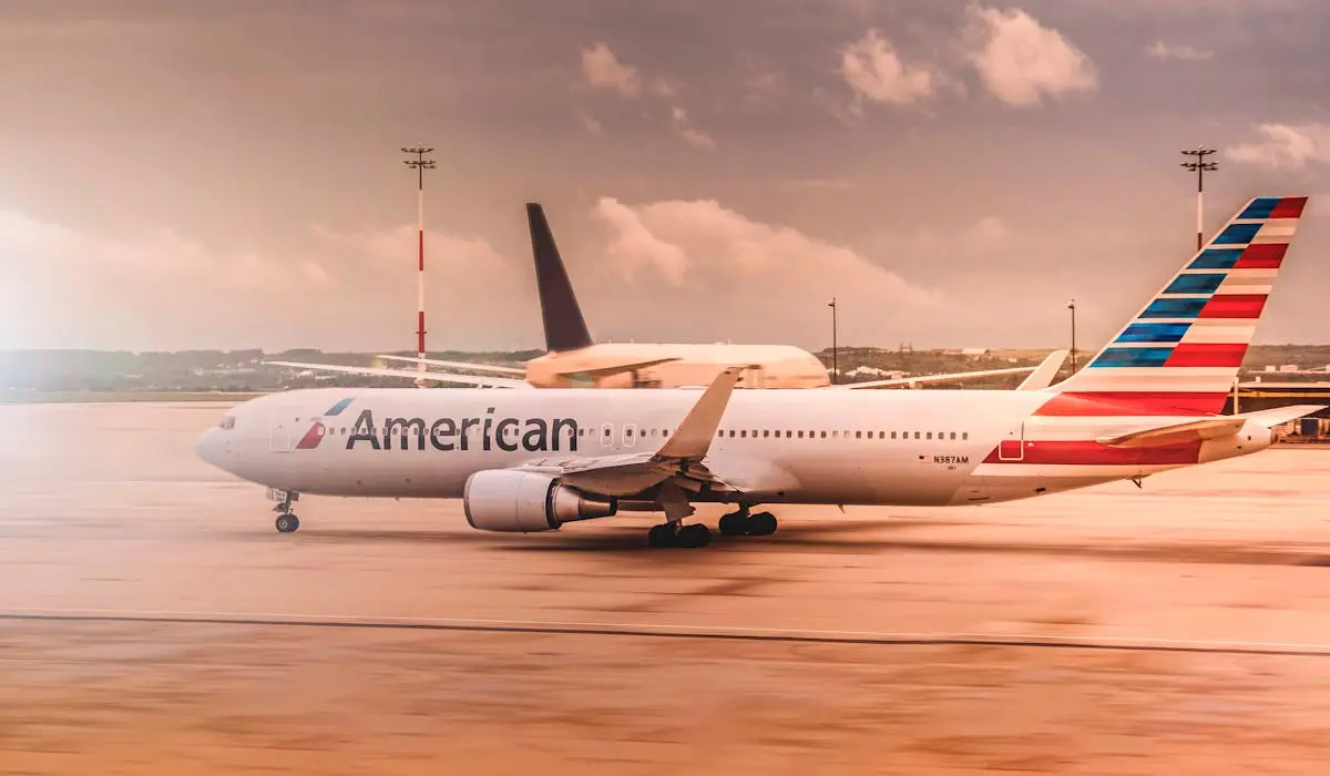 Do American Airlines allow hiking poles?